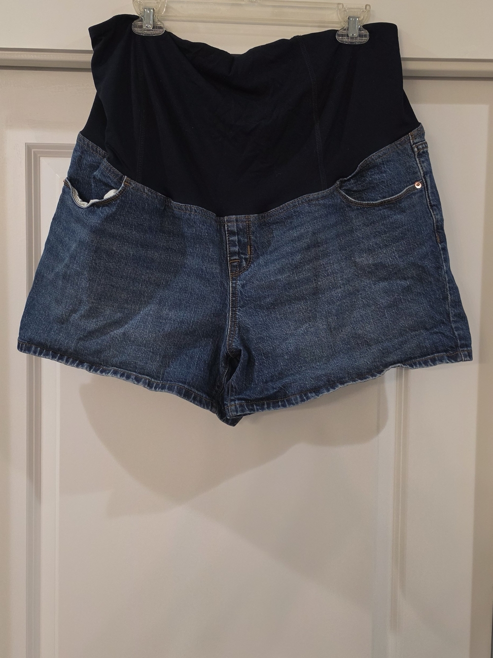 7 Pairs Of Maternity Pants